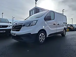 Used 2022 Renault Trafic SL28 Business White - Interior and Exterior details 7