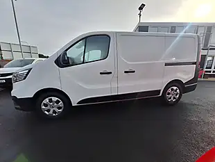 Used 2022 Renault Trafic SL28 Business White - Interior and Exterior details 9