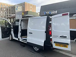 Used 2022 Renault Trafic SL28 Business White - Interior and Exterior details 10