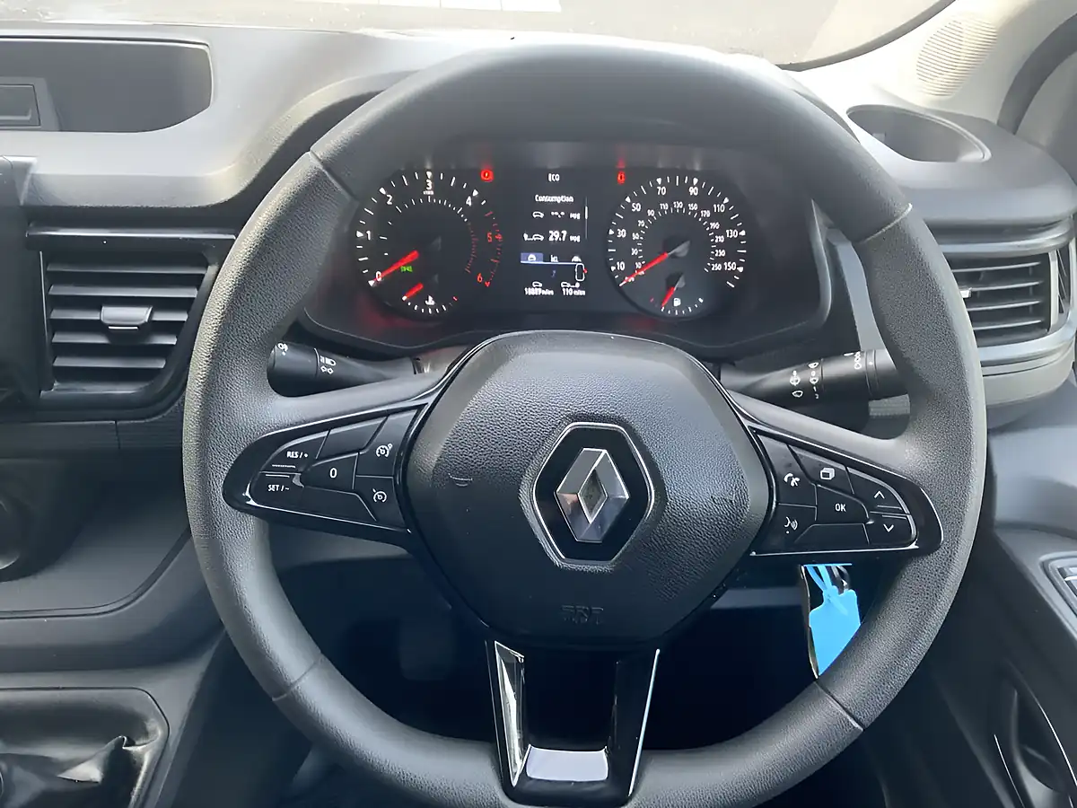 Used 2022 Renault Trafic SL28 Business White - Interior and Exterior details 18