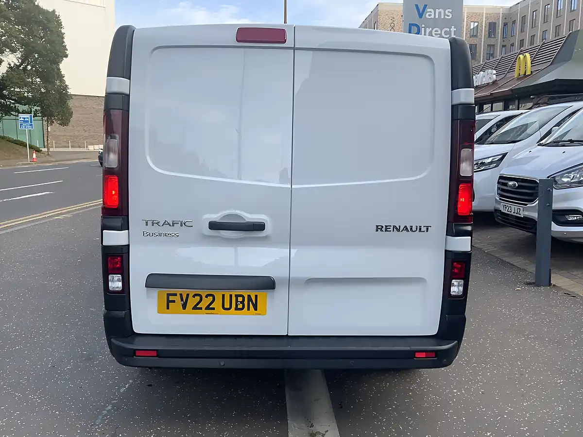 Used 2022 Renault Trafic SL28 Business White - Interior and Exterior details 5