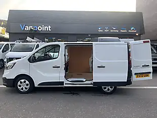 Used 2022 Renault Trafic SL28 Business White - Interior and Exterior details 8