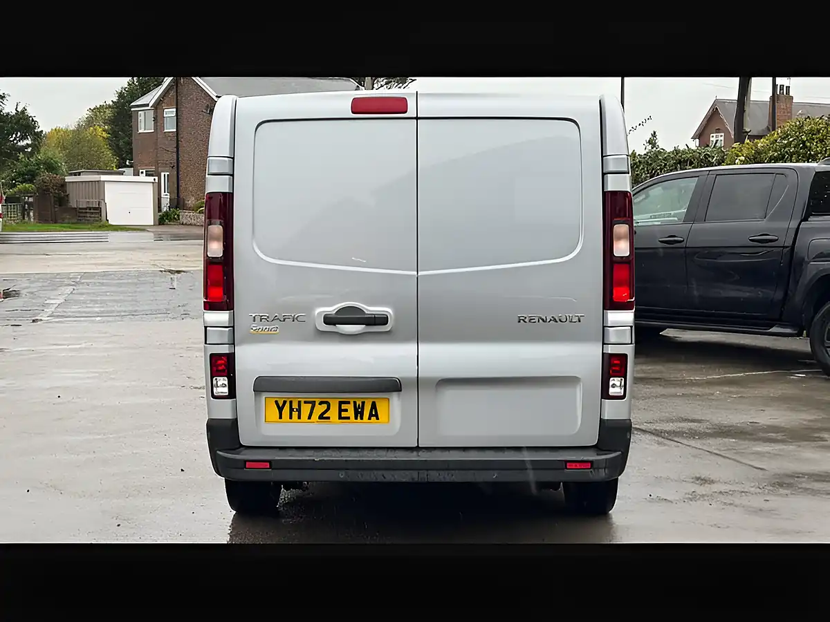 Used 2022 Renault Trafic SL28 Sport Blue Highland Grey - Interior and Exterior details 12