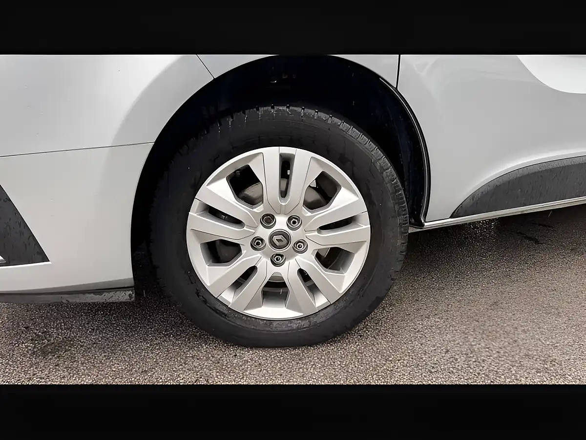 Used 2022 Renault Trafic SL28 Sport Blue Highland Grey - Interior and Exterior details 16
