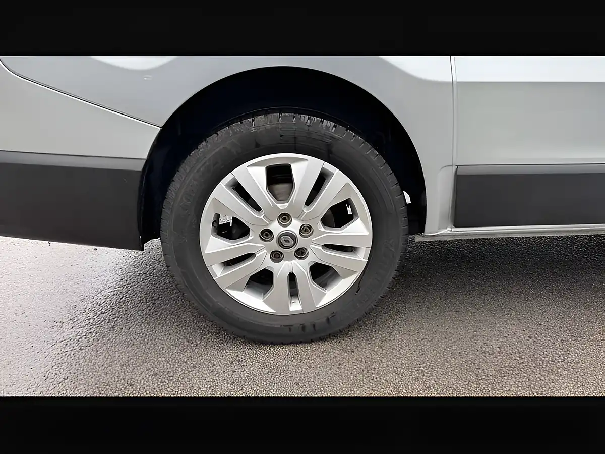 Used 2022 Renault Trafic SL28 Sport Blue Highland Grey - Interior and Exterior details 17