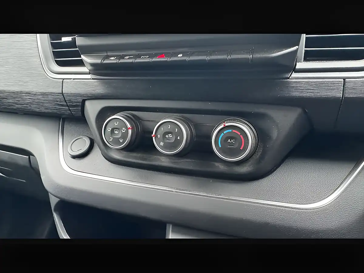 Used 2022 Renault Trafic SL28 Sport Blue Highland Grey - Interior and Exterior details 20