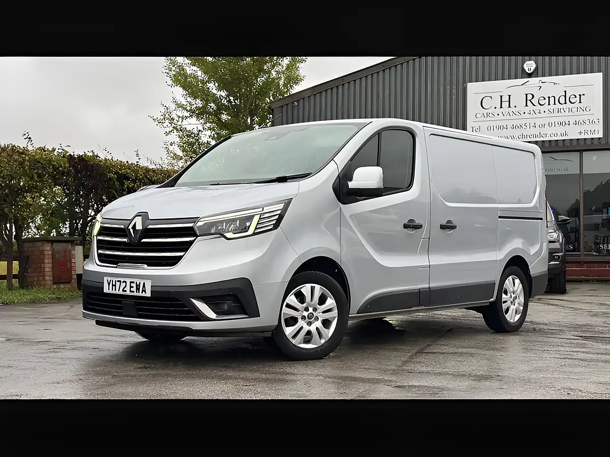 Used 2022 Renault Trafic SL28 Sport Blue Highland Grey - Interior and Exterior details 8