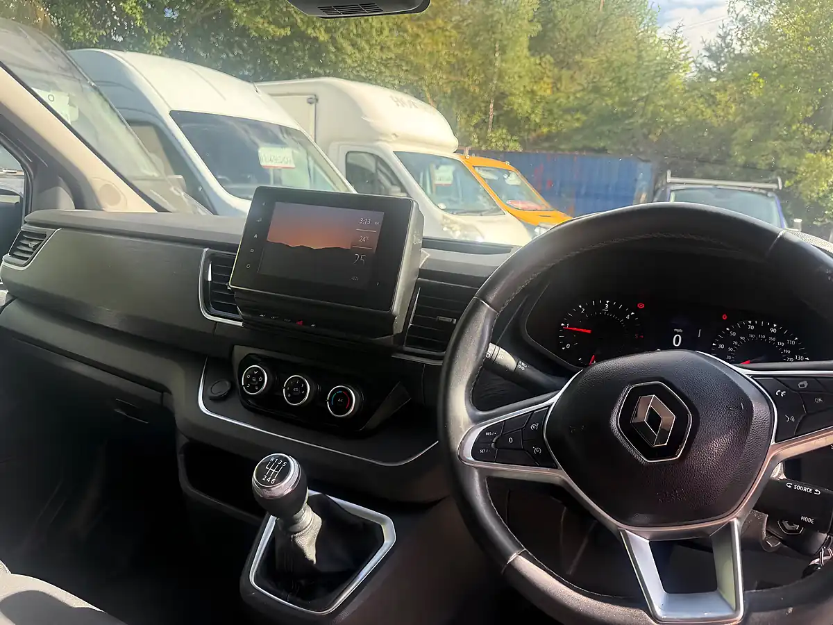 Used 2022 Renault Trafic SL28 Sport Grey - Interior and Exterior details 10