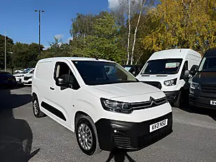 Used 2022 Renault Trafic SL28 Sport Grey - Interior and Exterior details 17