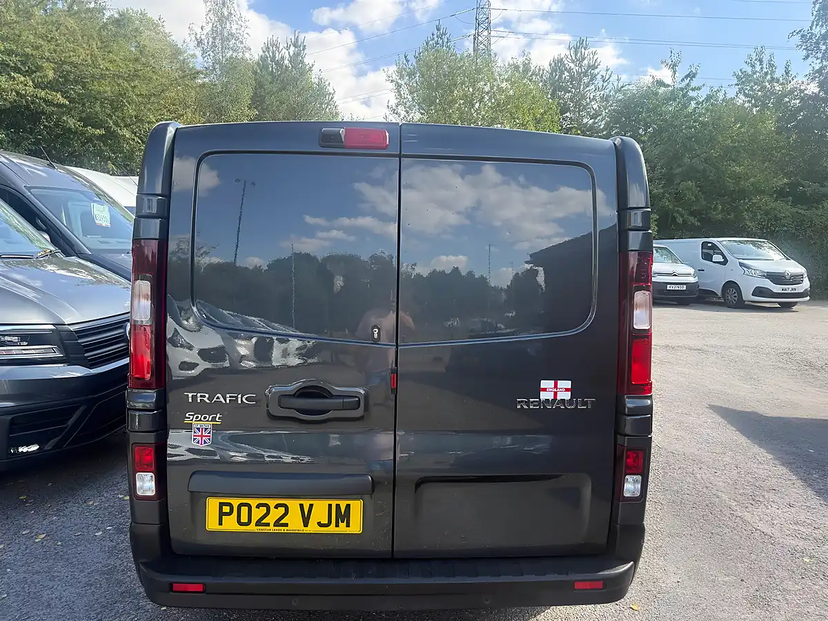 Used 2022 Renault Trafic SL28 Sport Grey - Interior and Exterior details 5