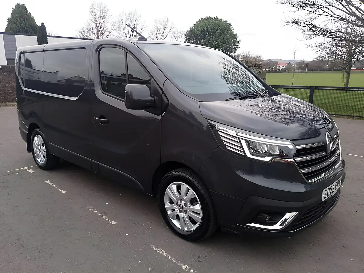 Used 2022 Renault Trafic Sport Grey - Front View