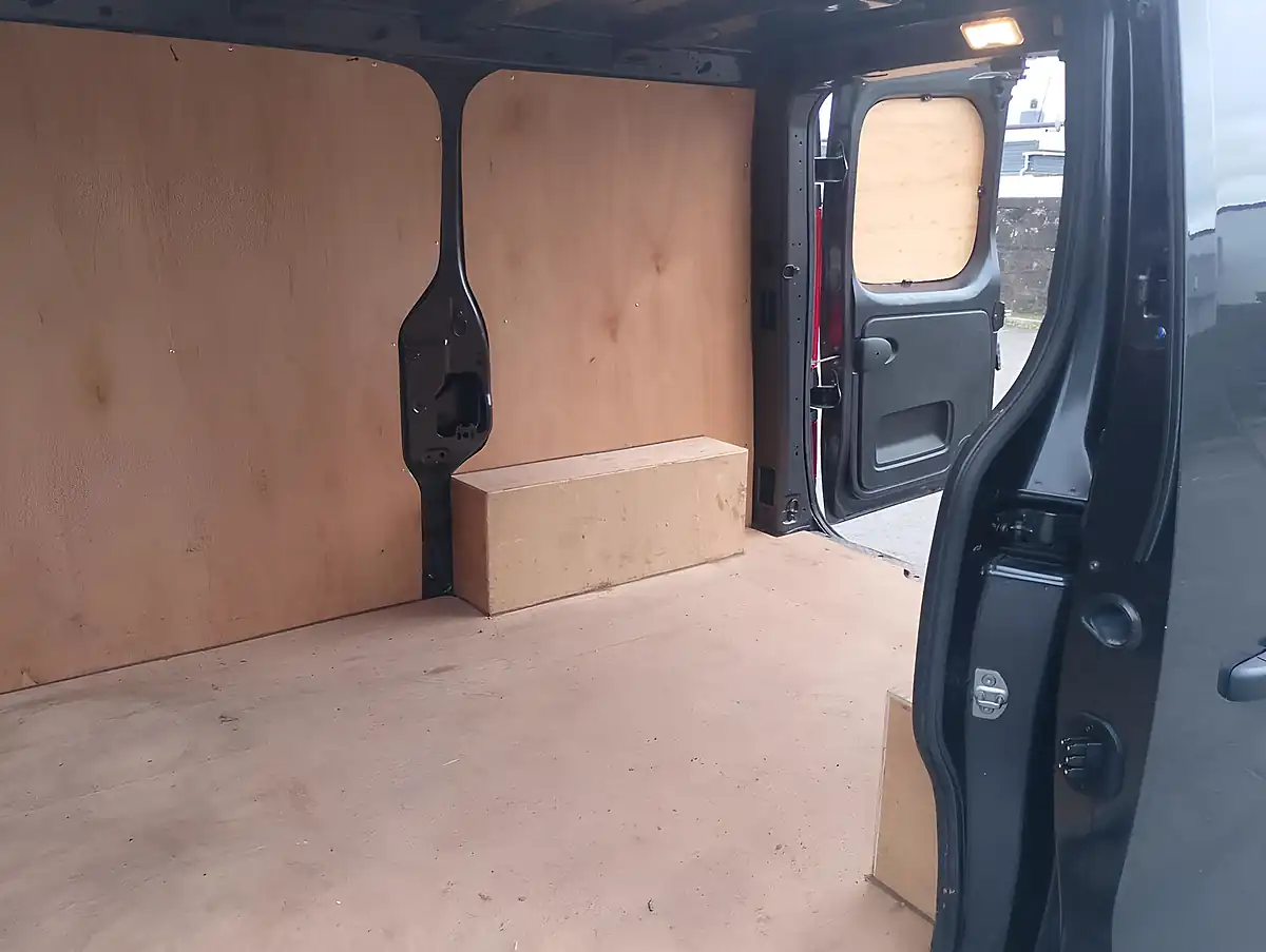 Used 2022 Renault Trafic Sport Grey - Interior and Exterior details 20