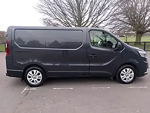Used 2022 Renault Trafic Sport Grey - Interior and Exterior details 8
