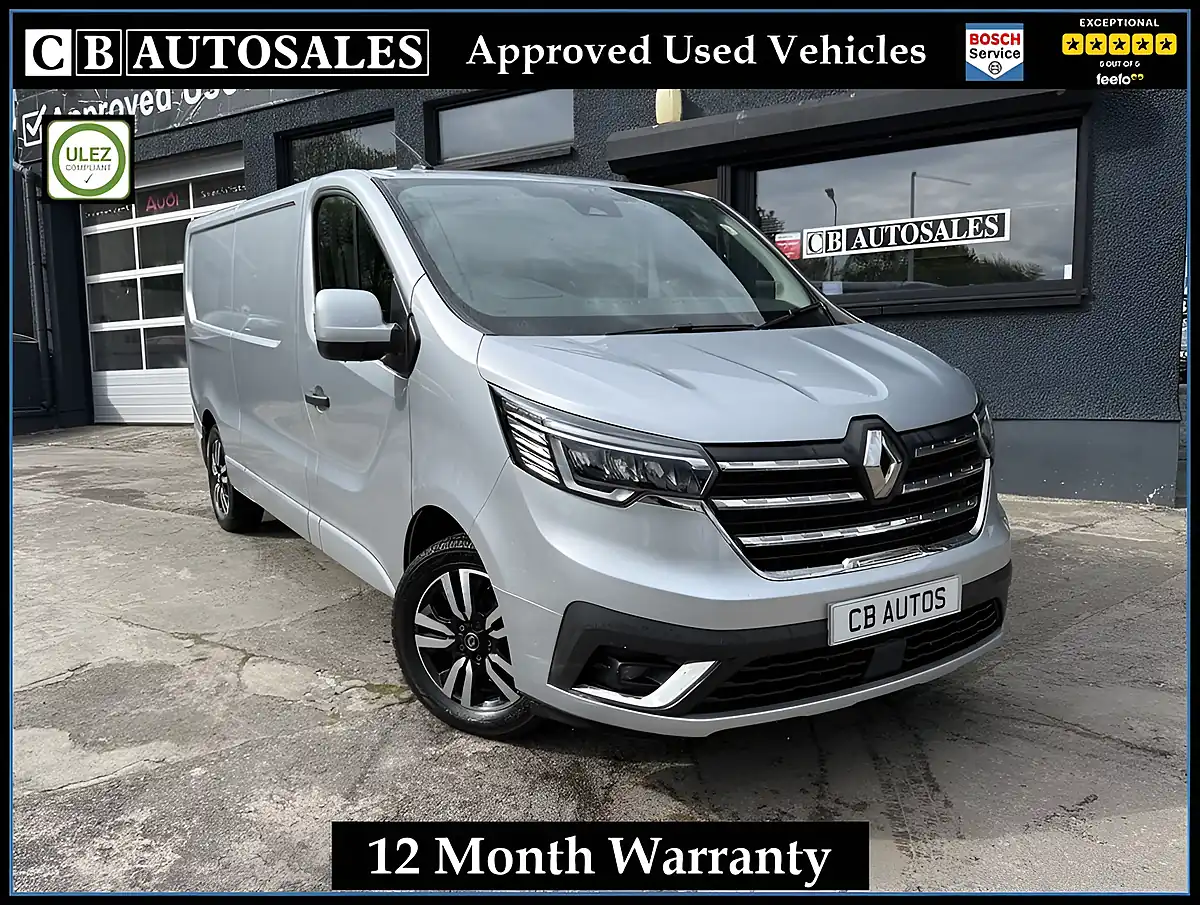 Used 2022 Renault Trafic Sport+ Grey - Front View