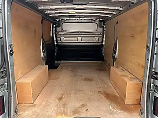Used 2022 Renault Trafic Sport+ Grey - Interior and Exterior details 12
