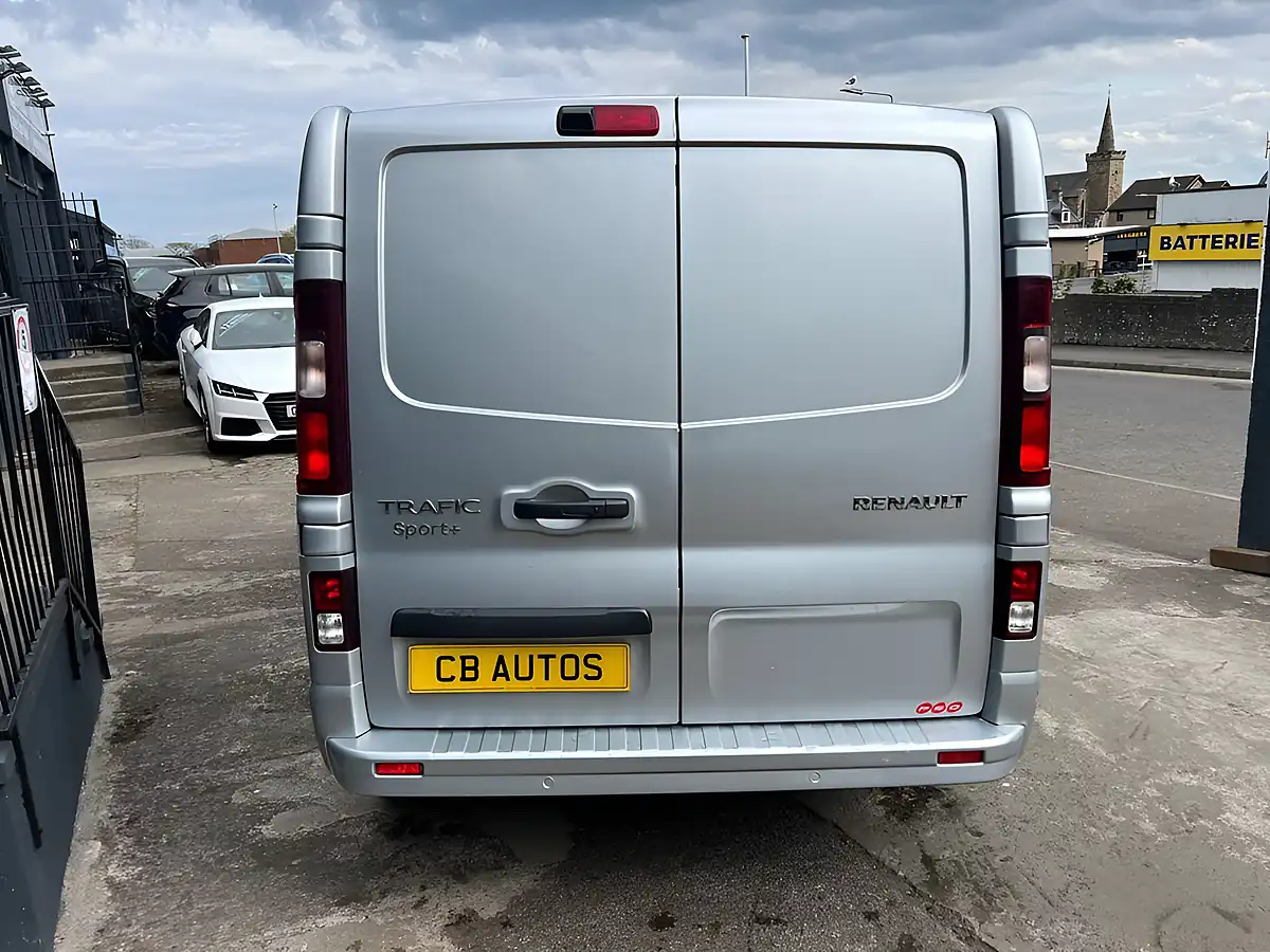 Used 2022 Renault Trafic Sport+ Grey - Interior and Exterior details 5