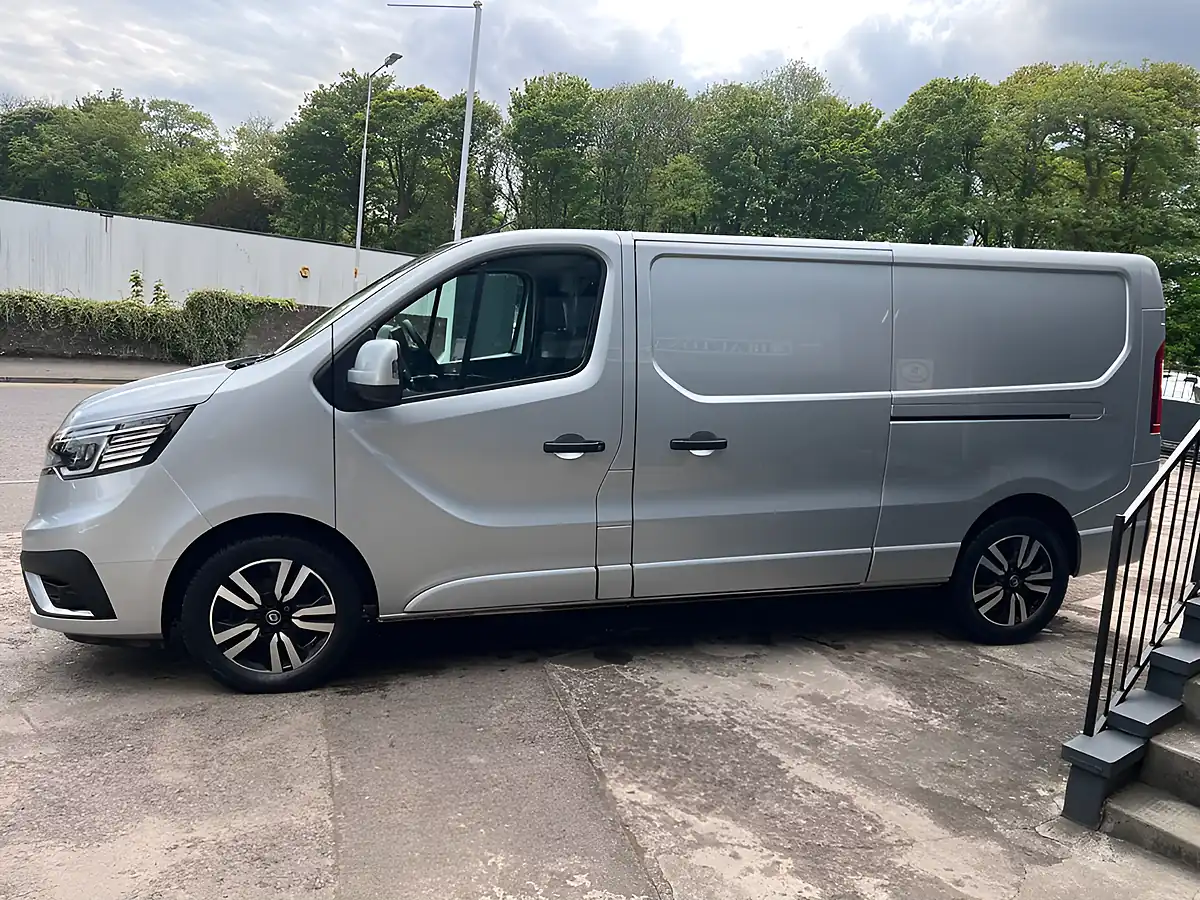 Used 2022 Renault Trafic Sport+ Grey - Interior and Exterior details 7