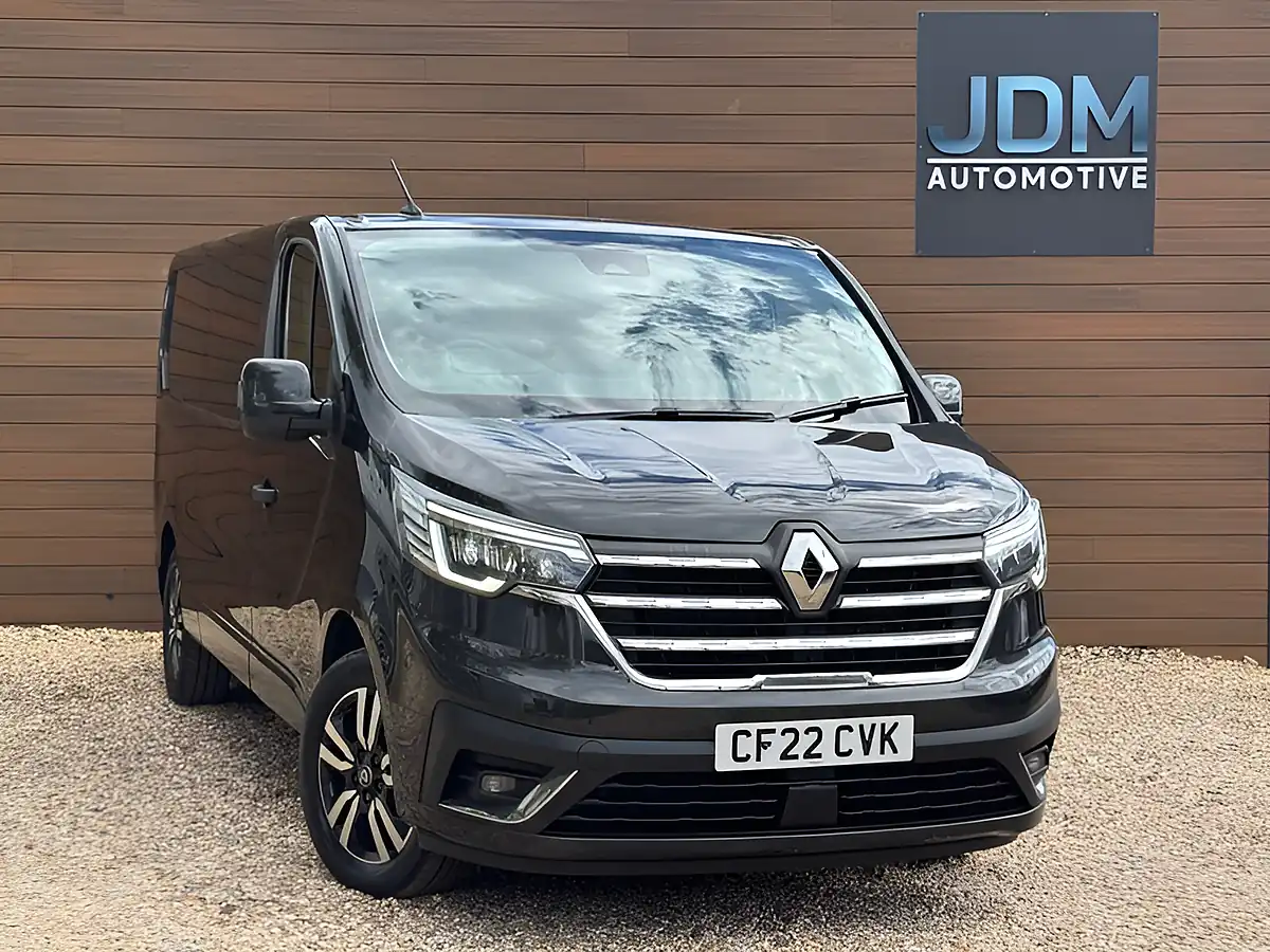 Used 2022 Renault Trafic Sport+ Jet Black - Front View