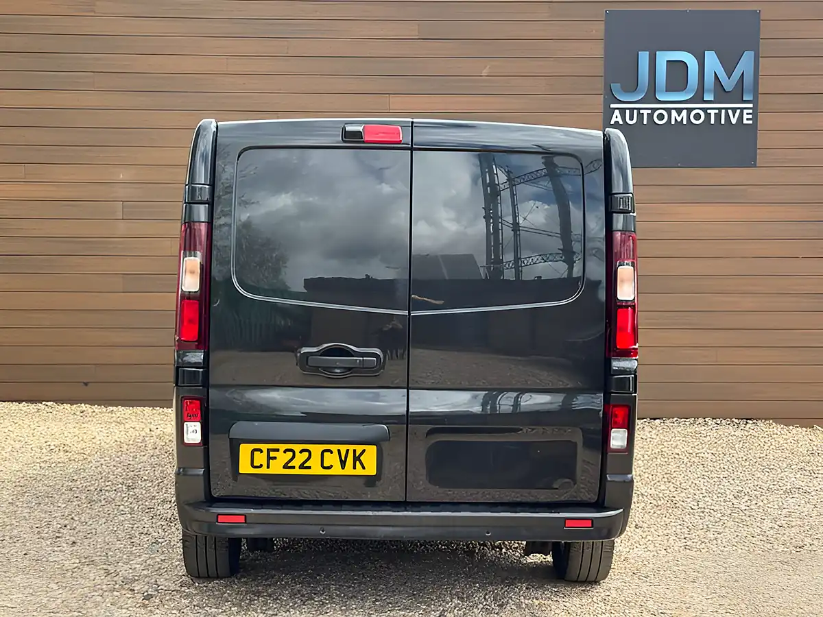 Used 2022 Renault Trafic Sport+ Jet Black - Interior and Exterior details 4