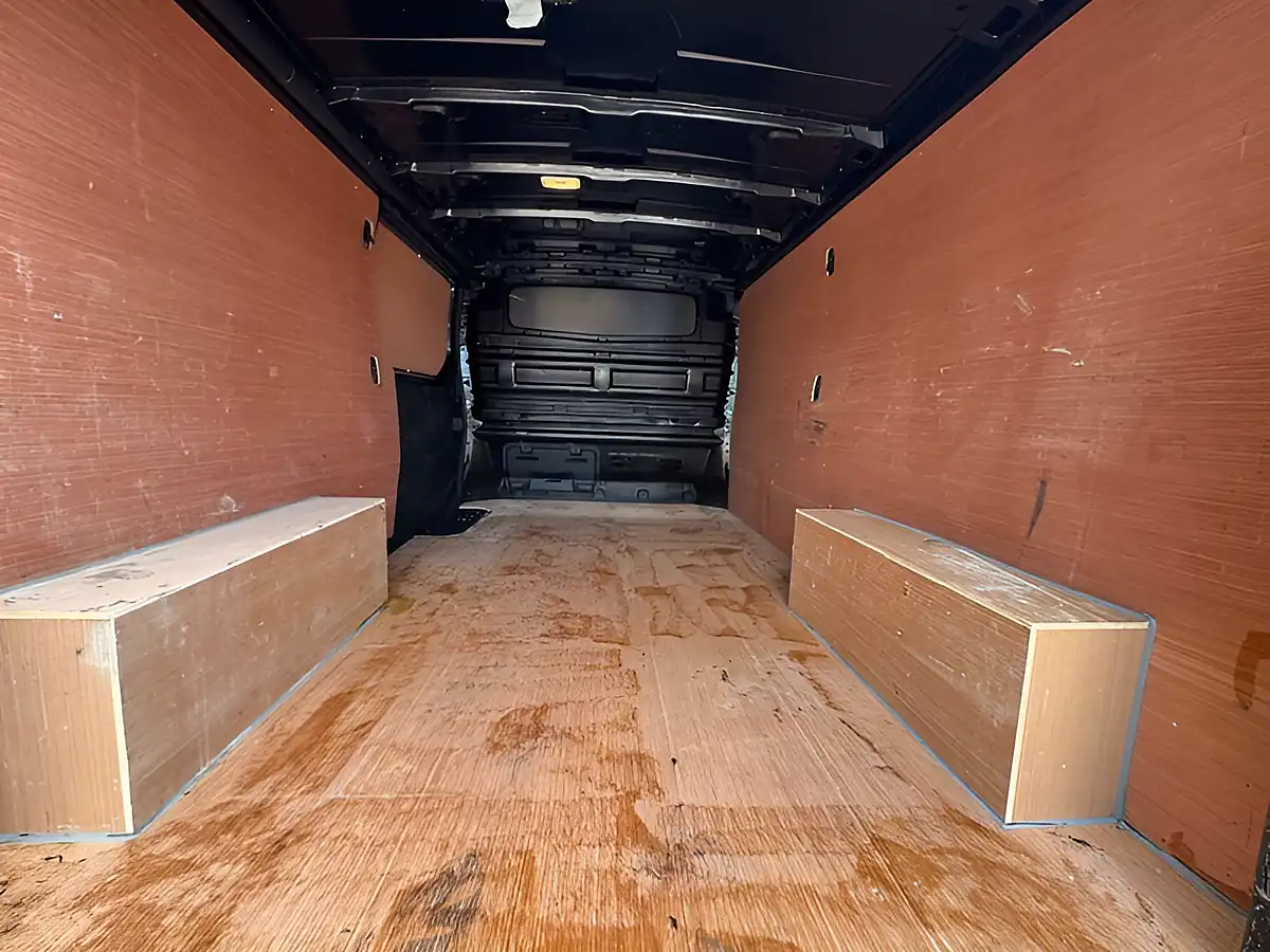 Used 2022 Renault Trafic Sport+ Jet Black - Interior and Exterior details 6