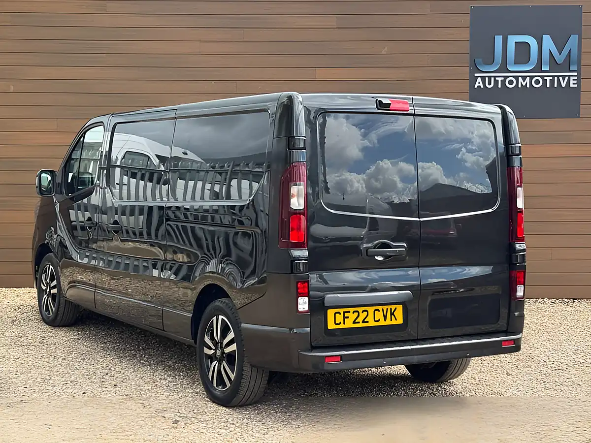 Used 2022 Renault Trafic Sport+ Jet Black - Interior and Exterior details 7