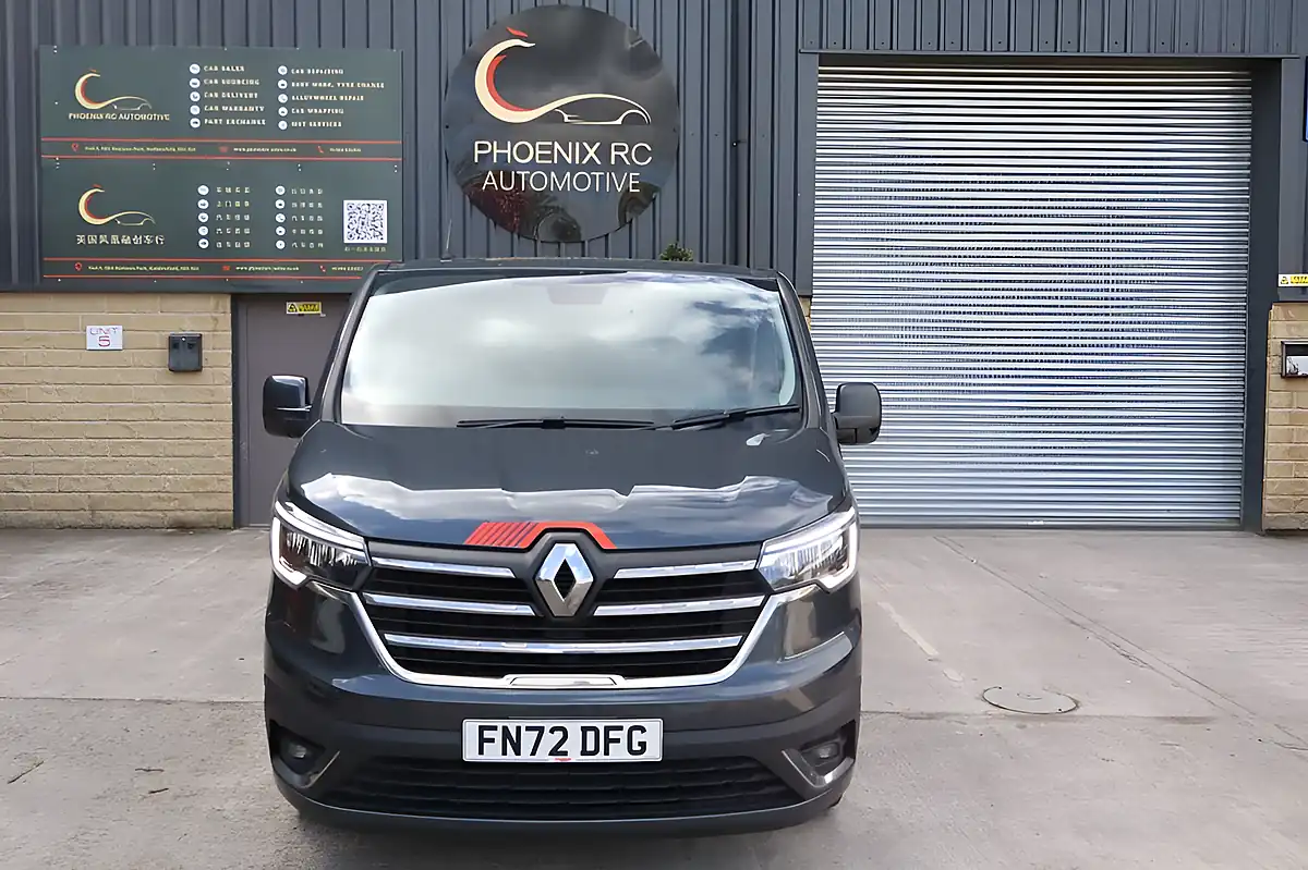 Used 2022 Renault Trucks Trafic Grey - Front View