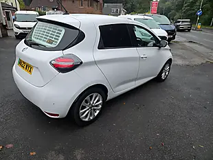Used 2022 Renault Zoe Business+ White - Interior and Exterior details 10