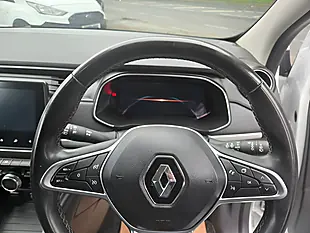 Used 2022 Renault Zoe Business+ White - Interior and Exterior details 14