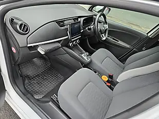 Used 2022 Renault Zoe Business+ White - Interior and Exterior details 5