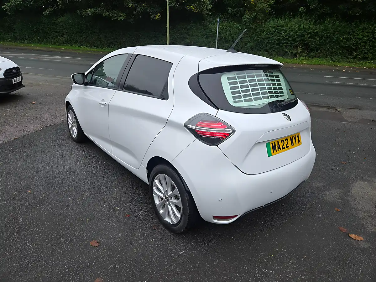 Used 2022 Renault Zoe Business+ White - Interior and Exterior details 7