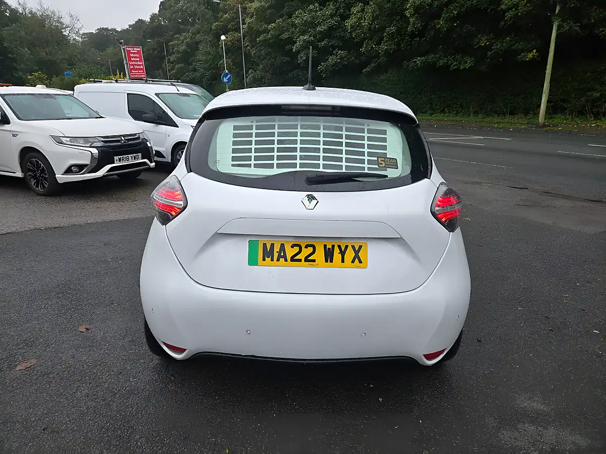 Used 2022 Renault Zoe Business+ White - Interior and Exterior details 8