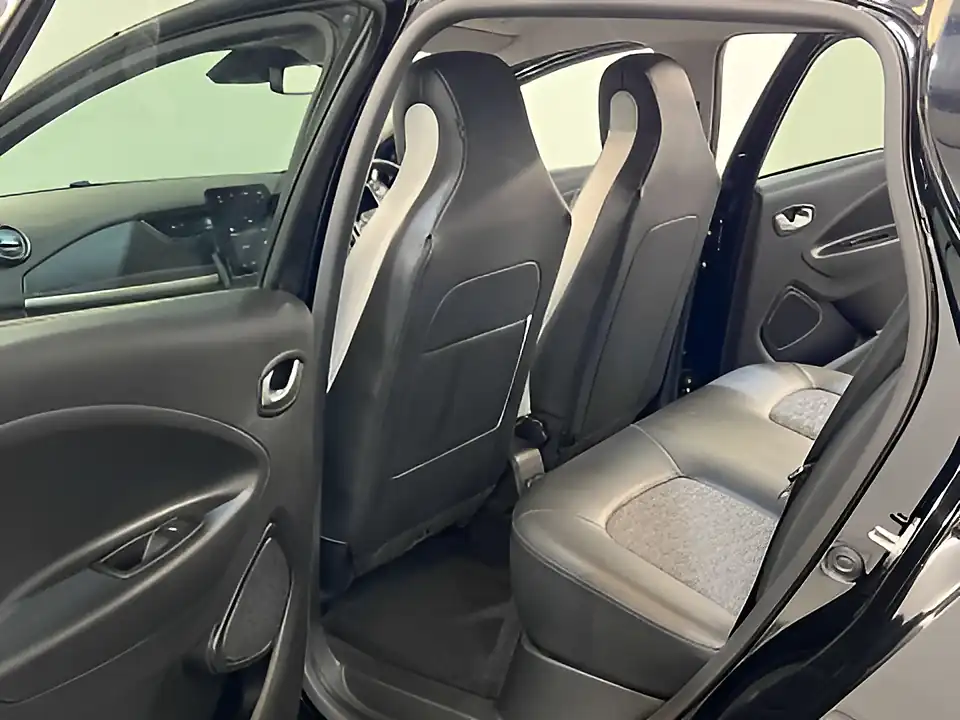 Used 2022 Renault Zoe GT Line+ Diamond Black - Interior and Exterior details 18