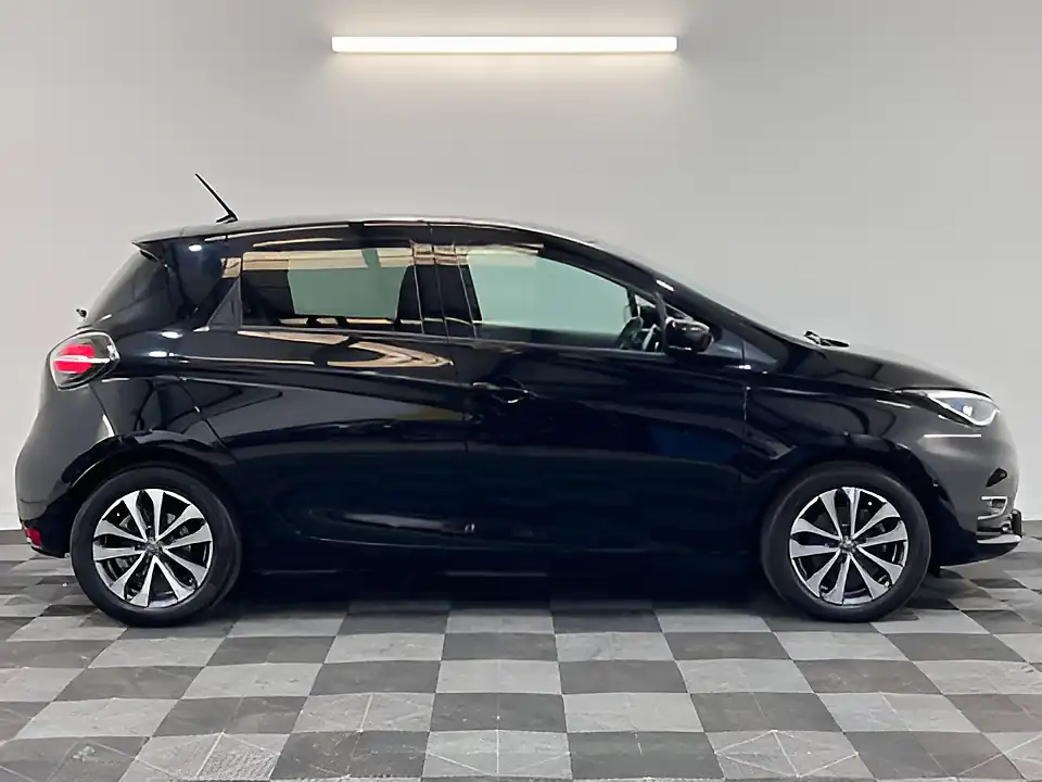 Used 2022 Renault Zoe GT Line+ Diamond Black - Interior and Exterior details 2