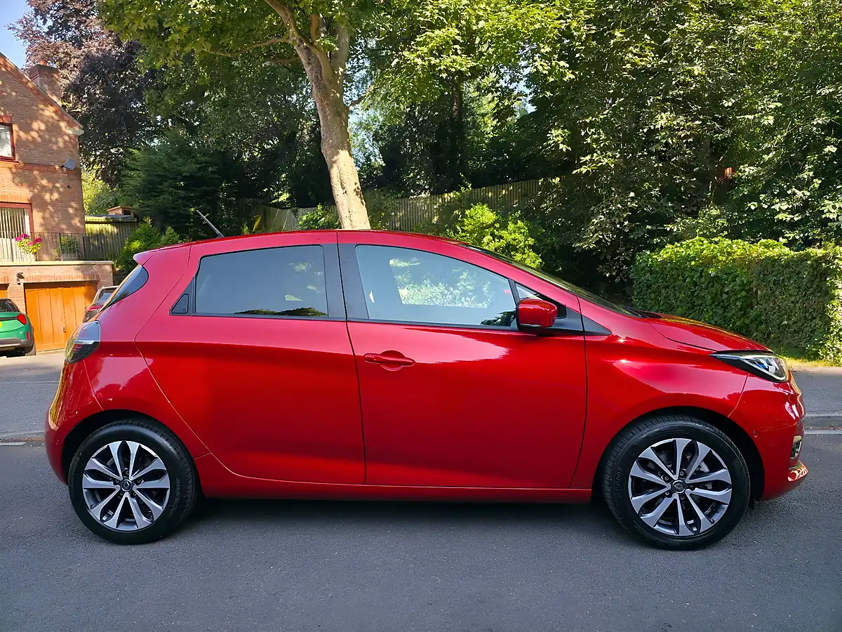 Used 2022 Renault Zoe GT Line + Red - Interior and Exterior details 7