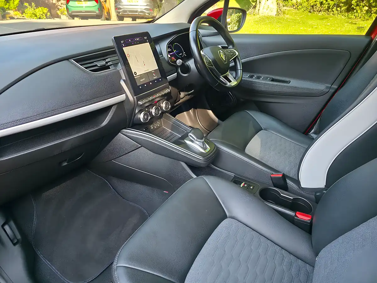 Used 2022 Renault Zoe GT Line + Red - Interior and Exterior details 9