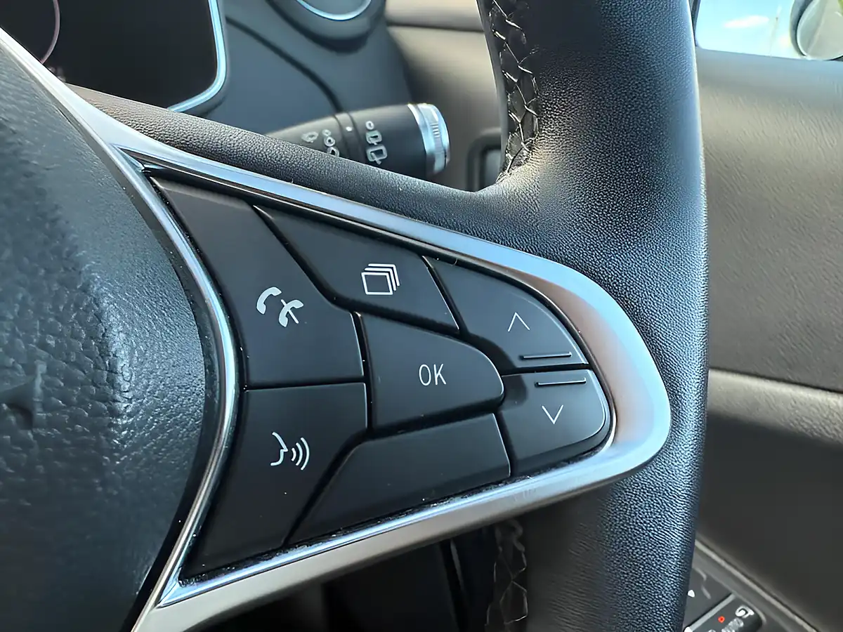 Used 2022 Renault Zoe GT Line + White - Interior and Exterior details 18