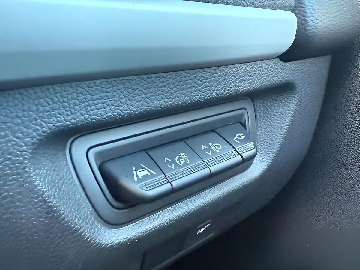 Used 2022 Renault Zoe GT Line + White - Interior and Exterior details 19