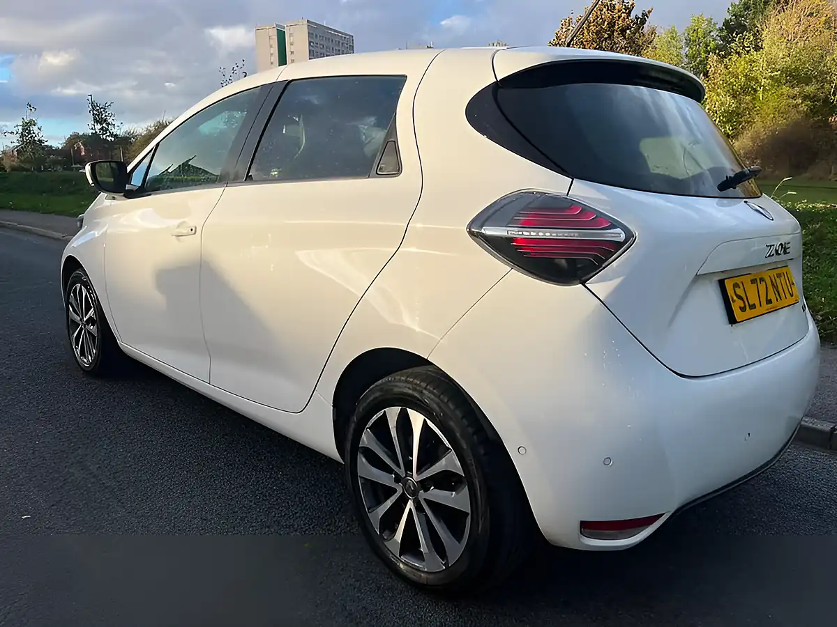Used 2022 Renault Zoe GT Line + White - Interior and Exterior details 3