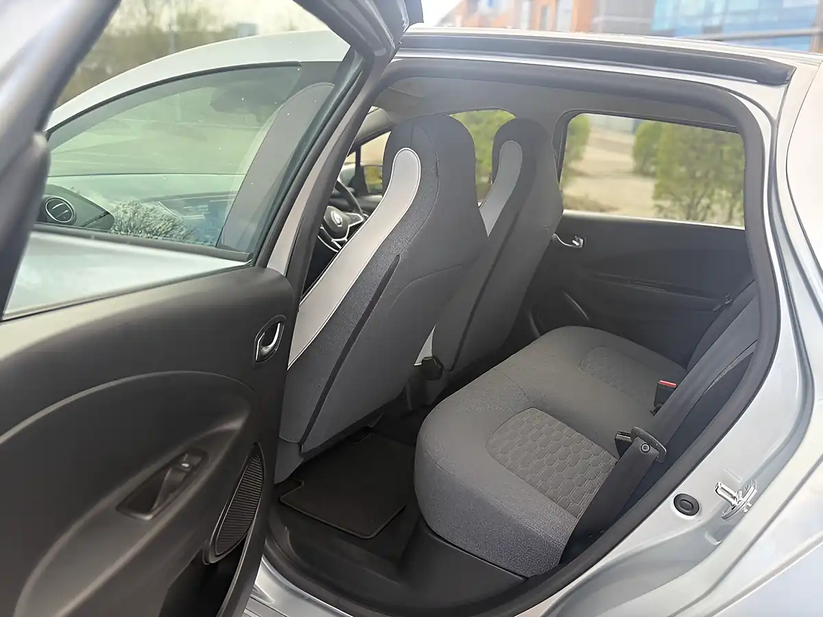 Used 2022 Renault Zoe Highland Grey - Interior and Exterior details 12
