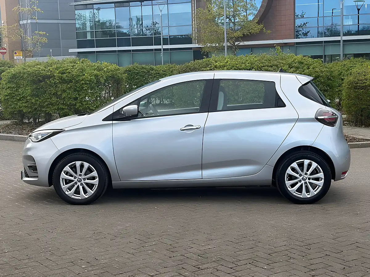 Used 2022 Renault Zoe Highland Grey - Interior and Exterior details 8