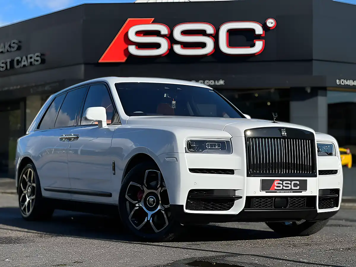 Used 2022 Rolls-Royce Cullinan Black Badge Arctic White - Front View