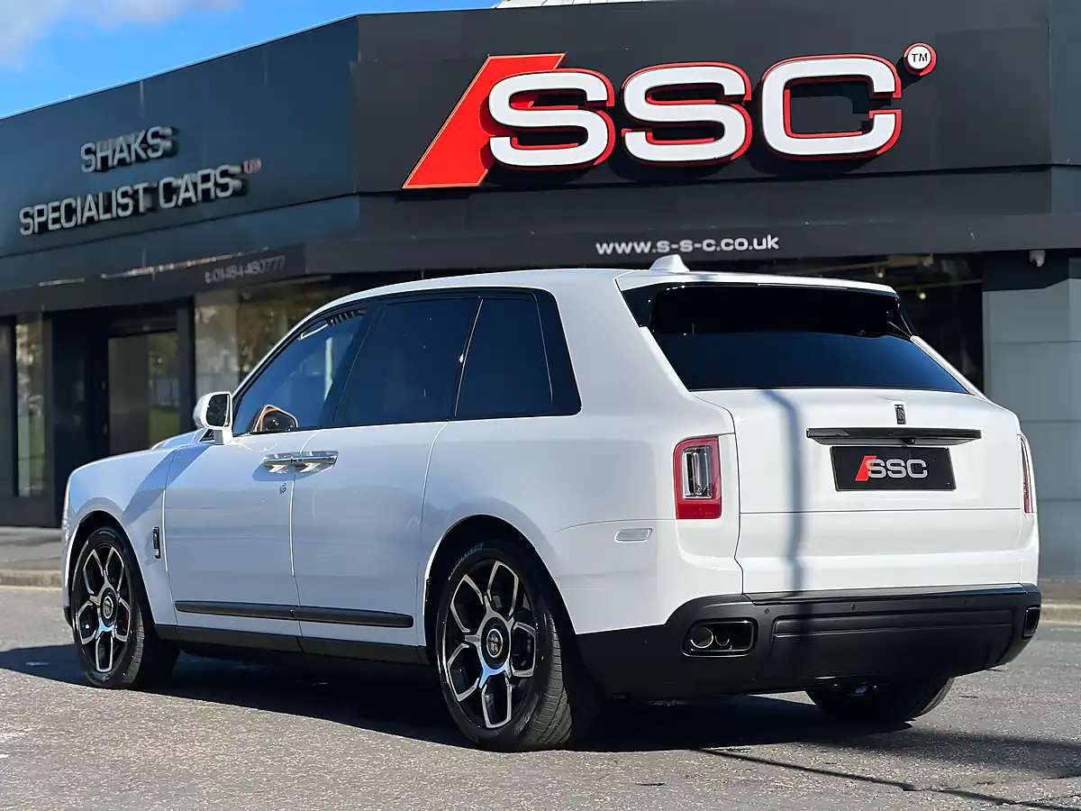 Used 2022 Rolls-Royce Cullinan Black Badge Arctic White - Interior and Exterior details 12