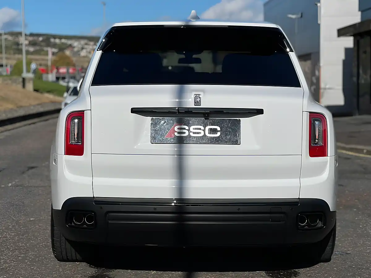 Used 2022 Rolls-Royce Cullinan Black Badge Arctic White - Interior and Exterior details 13