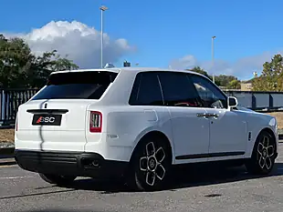 Used 2022 Rolls-Royce Cullinan Black Badge Arctic White - Interior and Exterior details 14