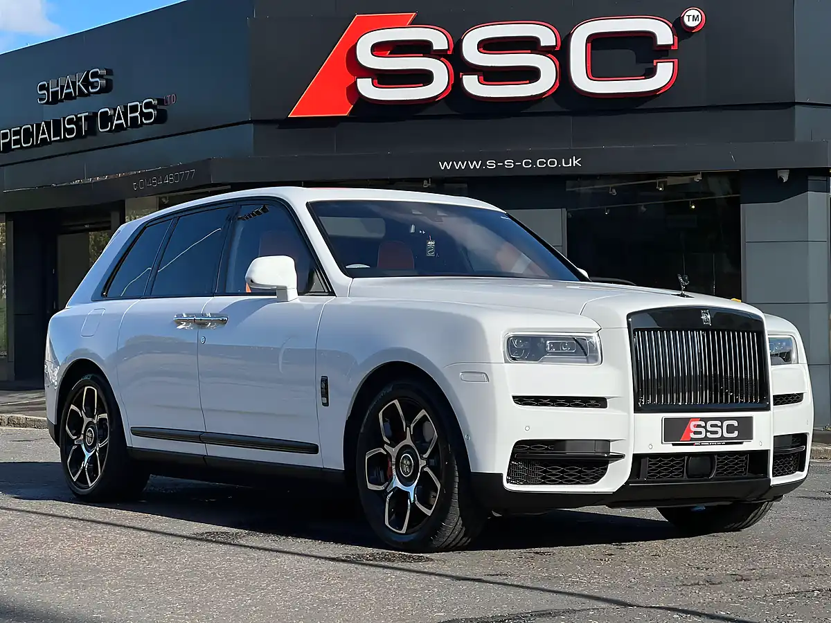 Used 2022 Rolls-Royce Cullinan Black Badge Arctic White - Interior and Exterior details 4
