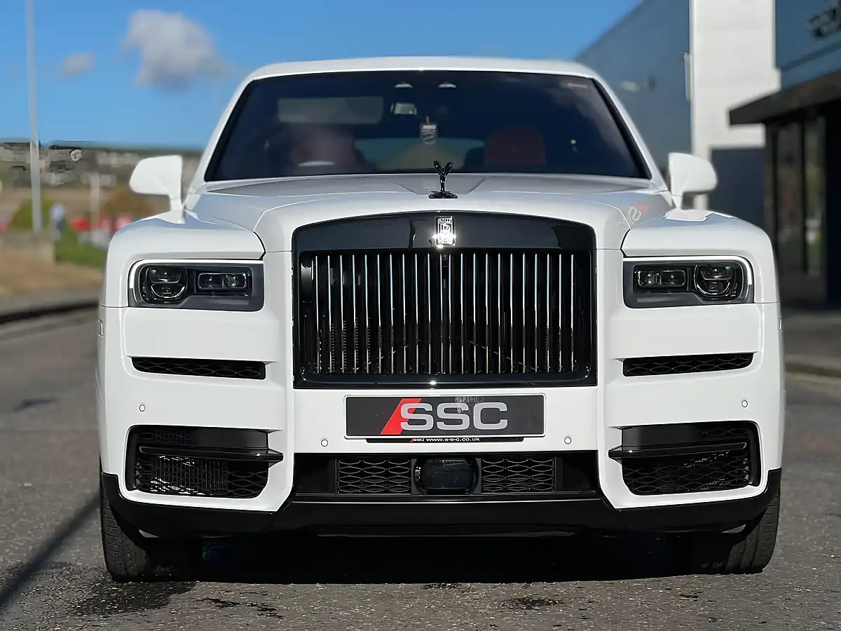 Used 2022 Rolls-Royce Cullinan Black Badge Arctic White - Interior and Exterior details 5