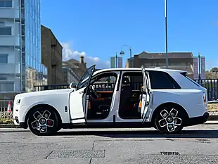 Used 2022 Rolls-Royce Cullinan Black Badge Arctic White - Interior and Exterior details 8
