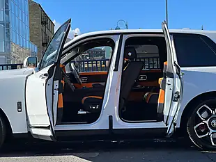 Used 2022 Rolls-Royce Cullinan Black Badge Arctic White - Interior and Exterior details 9