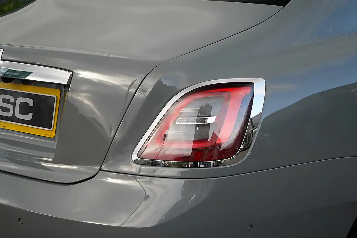 Used 2022 Rolls-Royce Ghost Ewb Burnout Grey - Interior and Exterior details 11
