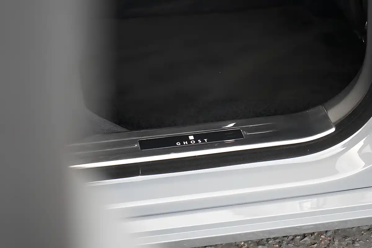 Used 2022 Rolls-Royce Ghost Ewb Burnout Grey - Interior and Exterior details 16